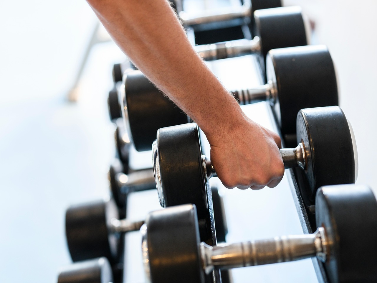 Hoe oud moet je zijn voor Basic-Fit?
